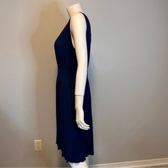 Banana Republic Mystic Blue Pleated V-Neck Sleeveless Dress Size 10 - Picture 12 of 12